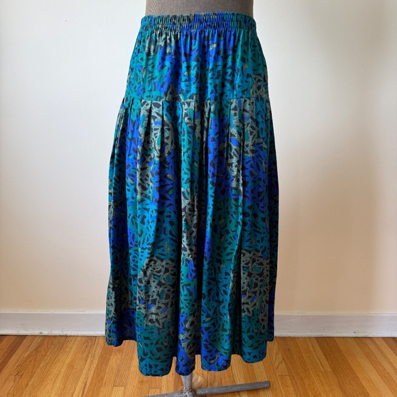 Flowy Vintage 80s Patterned Midi Skirt - Picture 2 of 7